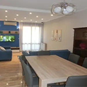  Appartamento Le Petit Monde - Eleganza E Relax In Centro A Italia